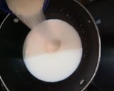 A picture of step 3 of Suji ke gulabjamun.