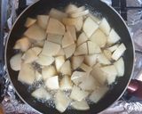 صورة لخطوة 2 من وصفة بطاطس بالثوم والكزبرة 🥔🥔🥔