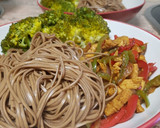 Foto del paso 4 de la receta: Fideos soba con verduras agridulces y picantes