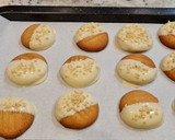 Foto del paso 6 de la receta: Galletas de mantequilla con chocolate blanco y almendra