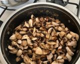 Csiperkegomba vadasan kockatésztával recept fázis 3 fotója