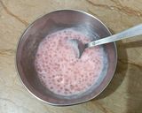 A picture of step 2 of Sago with banana 🍌 🍌 🍝.