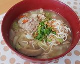 รูปขั้นตอนการทำที่ 3 ของ เส้นบุกบะหมี่น้ำหมูสับ ใช้บะหมี่โอ๊ต