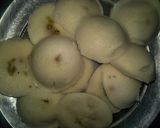 A picture of step 6 of Bharva idli / stuffed idli.
