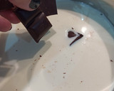 Foto del paso 3 de la receta: Tarta 3 chocolates con base de galleta y turrón 🍫🥄🍫