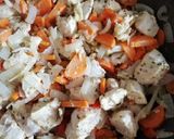 Foto del paso 3 de la receta: Pollo Arvejado con papitas fritas