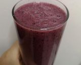 Foto del paso 2 de la receta: Jugo detox de fresa, arándano, plátano y linaza
