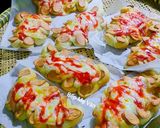 Hình bước làm 6 của món Bánh mì xúc xích phô mai kéo sợi