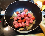 Foto del paso 2 de la receta: Patatas con longaniza y chorizo