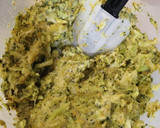 Foto del paso 3 de la receta: Tortitas de brócoli con amaranto en caldillo de jitomate