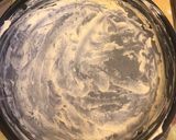 Foto del paso 3 de la receta: Como enharinar un molde