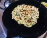 A picture of step 5 of Methi paratha.