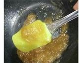 A picture of step 3 of Apricot Jam💛😋.