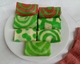 Foto langkah ke 8 dari resep Dadar Gulung Aneka Motif.