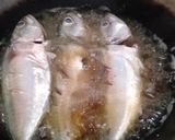 Foto langkah ke 1 dari resep Ikan Kembung Tumis Cabai Hijau.