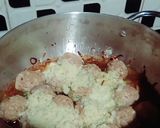 A picture of step 2 of Kofte ka salan.