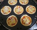 Foto langkah ke 7 dari resep Pizza Mini Lembut No Ulen No Telur ala Shelly.