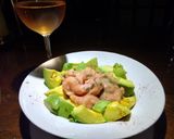 Foto del paso 6 de la receta: Ceviche de camarones con aguacate (palta)