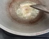 Foto langkah ke 6 dari resep Mie Sanggul Goreng Pedas.