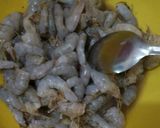 Foto langkah ke 2 dari resep Udang cabe ijo.