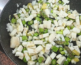 Foto del paso 1 de la receta: Colirroz en sofrito de atún
