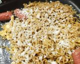 Foto langkah ke 3 dari resep Mie Goreng Mozarella.