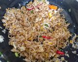Foto langkah ke 3 dari resep Nasi Goreng Teri Medan.