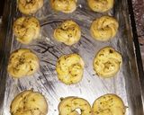 A picture of step 5 of Garlic and herbs knotted rolls.