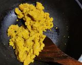 A picture of step 5 of Semolina Ladoos.