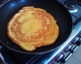 A picture of step 4 of Turmeric pancakes.