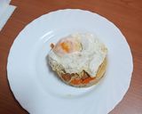 Foto del paso 2 de la receta: Arroz con chistorra, pimiento y zanahoria con huevo frito