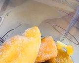 Foto del paso 1 de la receta: Durazno y mango licuado