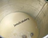 A picture of step 4 of Quick & Easy grapes cake.