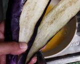 Foto langkah ke 2 dari resep Terong Telur Dadar.