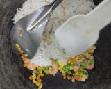 Foto langkah ke 4 dari resep Nasi Goreng Putih.