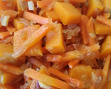Foto del paso 2 de la receta: Salteado de calabaza con hamburguesa de pescado