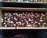 A picture of step 5 of Choco Almond walnut cake.