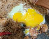 Gambar langkah 4 resipi Bihun Goreng Cili Padi.