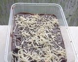 Foto langkah ke 10 dari resep Hottie brownie with assorted topping.