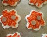 Foto langkah ke 4 dari resep Mini Pizza.