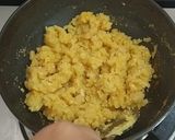 A picture of step 4 of Semolina-Coconut Modak.