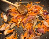 Foto del passaggio 2 della ricetta Pollo al curry velocissimo