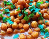 A picture of step 5 of Chana Masala.