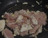 Foto langkah ke 3 dari resep Fettuccine Carbonara Alfredo.