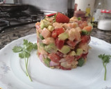 Foto del paso 4 de la receta: Tartar de salmón, aguacate y verduritas