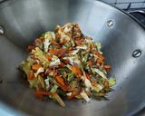 A picture of step 1 of Chicken Hakka Noodles.