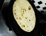 A picture of step 3 of Roti (chapati).