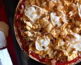 Foto del paso 5 de la receta Pizza fit de pollo, queso de cabra y cebolla caramelizada
