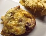 Lilahagymás-mozzarellás csirkemell recept fázis 4 fotója
