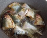 Foto langkah ke 2 dari resep Ikan Bandeng Bumbu Kuning.